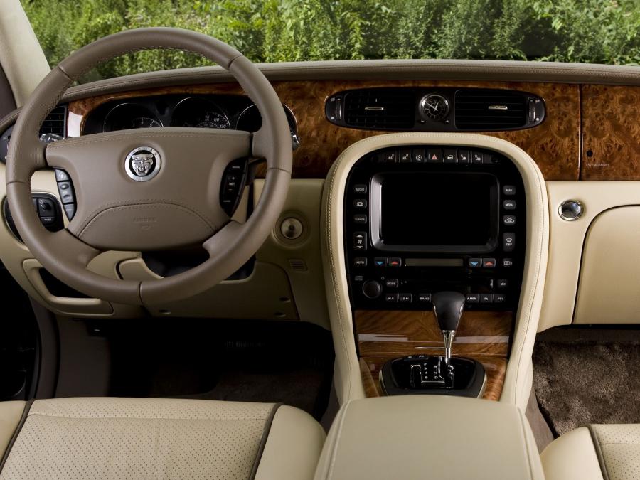  Jaguar XJ Vanden Plas 2008 года  (фото 6 из 6)